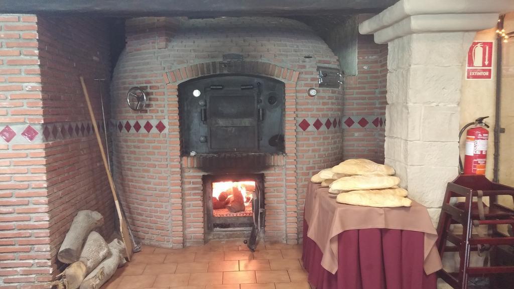 Hotel La Brasa Vélez de Benaudalla Buitenkant foto