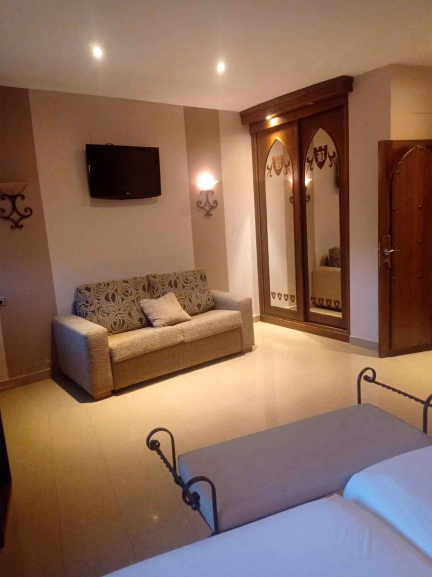 Hotel La Brasa Vélez de Benaudalla Buitenkant foto